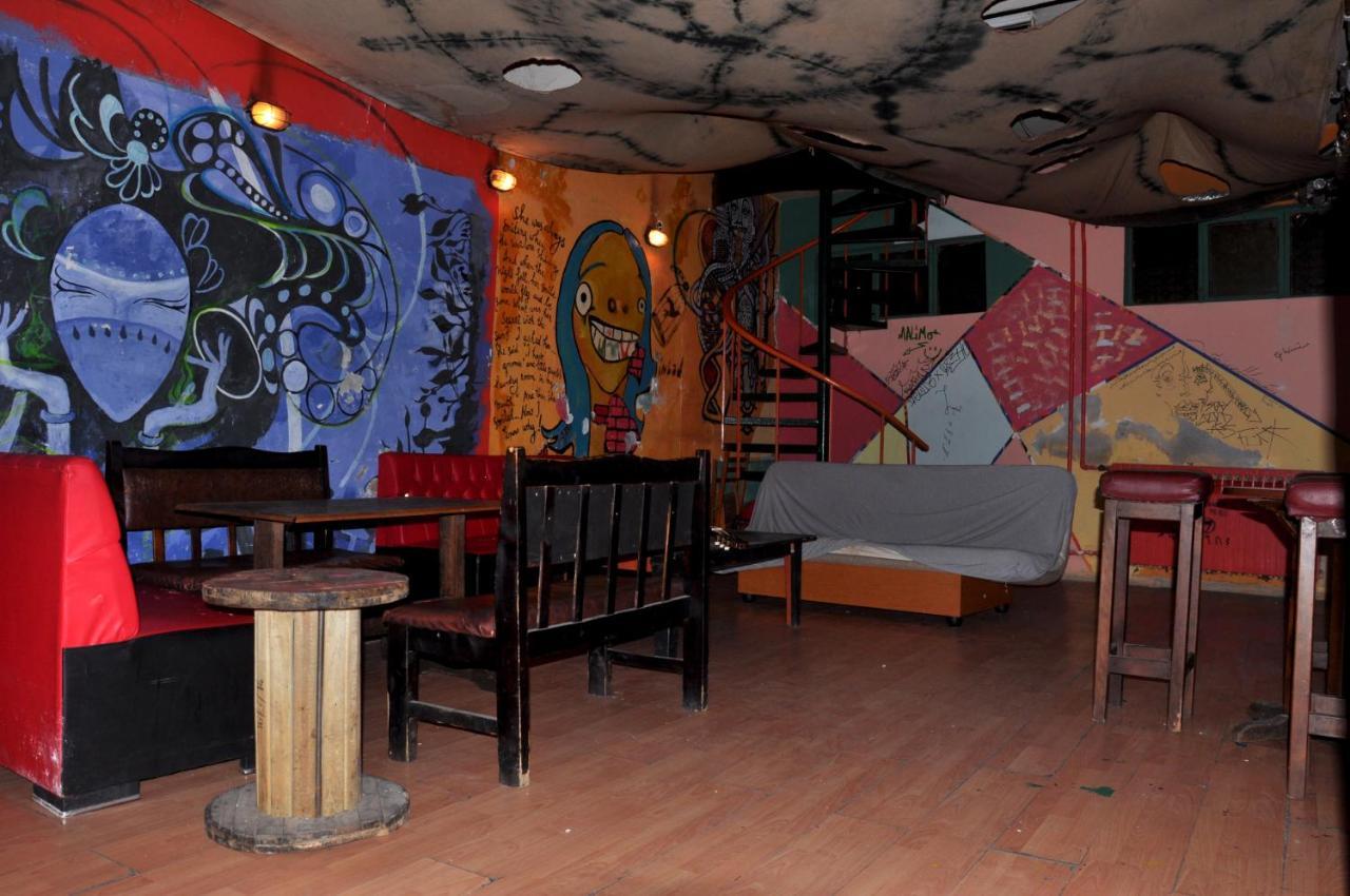 Neverland Hostel Istanbul Exterior photo